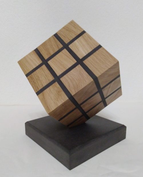 Cube posé sur sommet